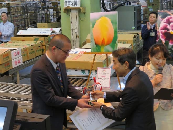 ベトナム産スプレーマム(菊)、大田花きの「今年の花」に選出―輸入品で初