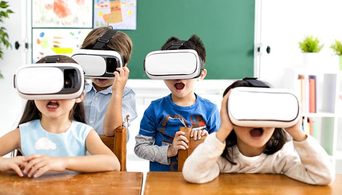 教育機関向け:複数のVRデバイスで360度動画を同時視聴アプリ開発