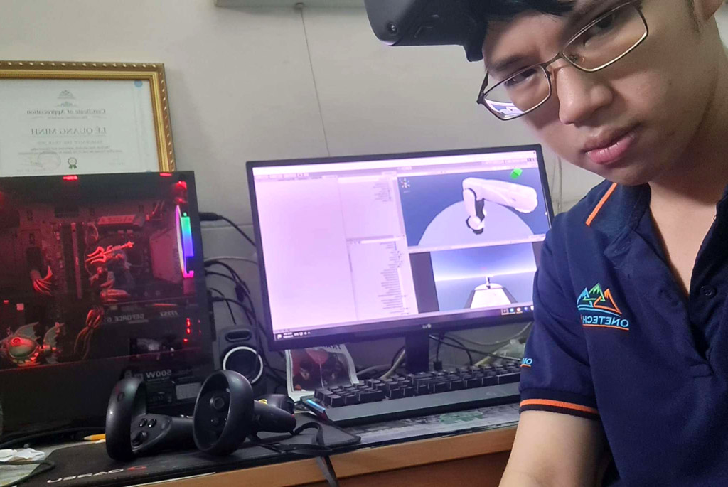 Le Quang MinhとRobot Arms demo 